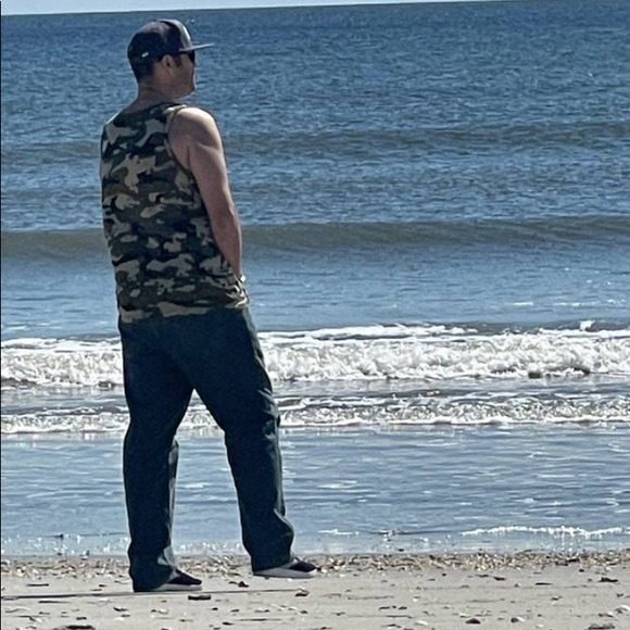 Meet your Posher, Cliff - Picture 2 of 2